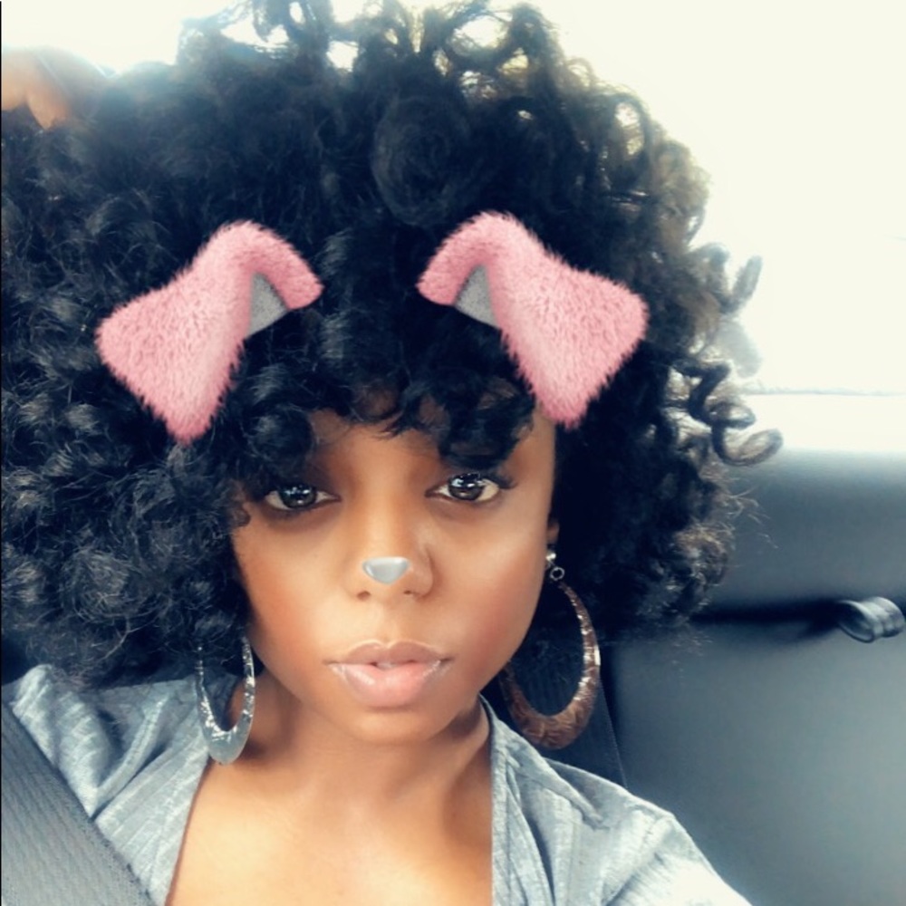 Meet your Posher, Danielle